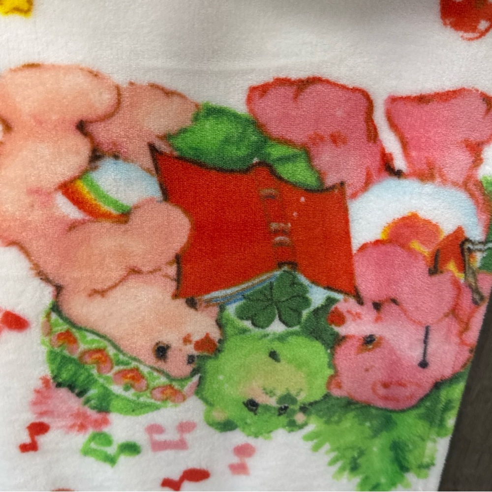 New Care Bears 50" x 70" Care Bear Christmas Caroling White Blanket On Hanger - Picture 6 of 7